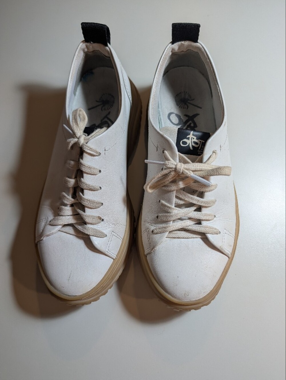 OTBT Pangea White Leather Canvas Court Sneakers with Gum Sole Size 7M